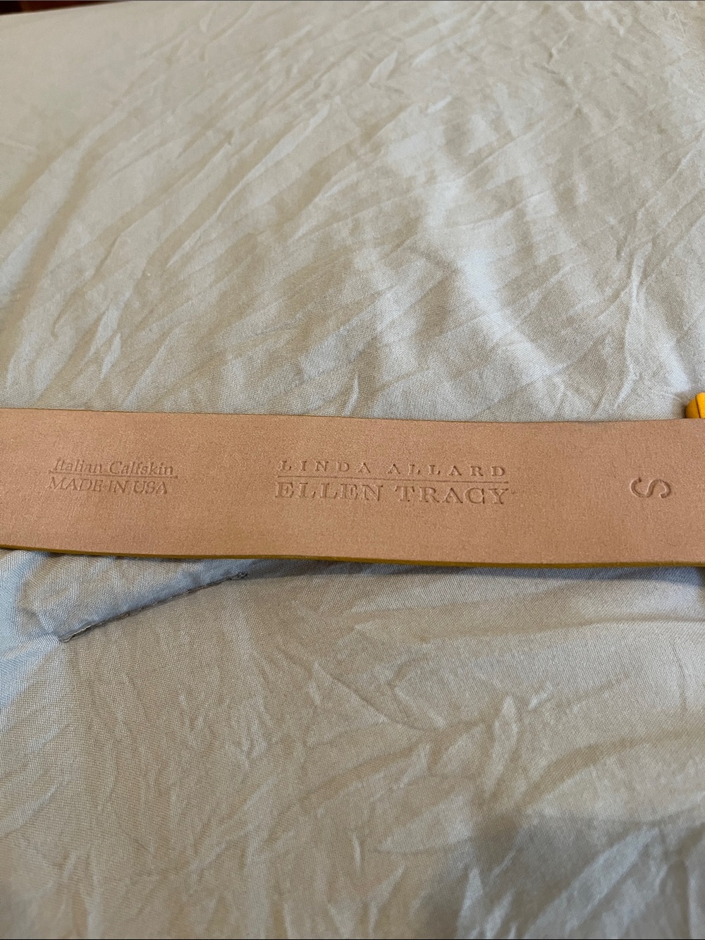 Ellen Tracy Yellow Leather Statement Belt - Picture 2 of 5